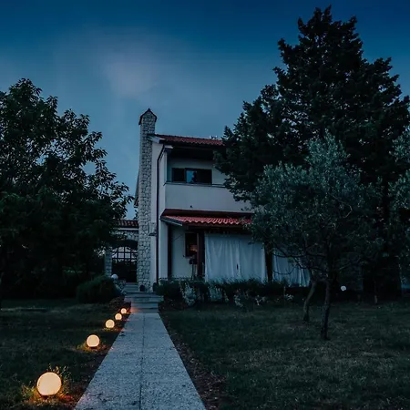 Rusticana Villa *